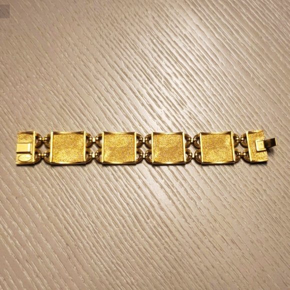 Givenchy Vintage 4G Logo Bracelet 1977 Gold-Plated Collector - Picture 13 of 16